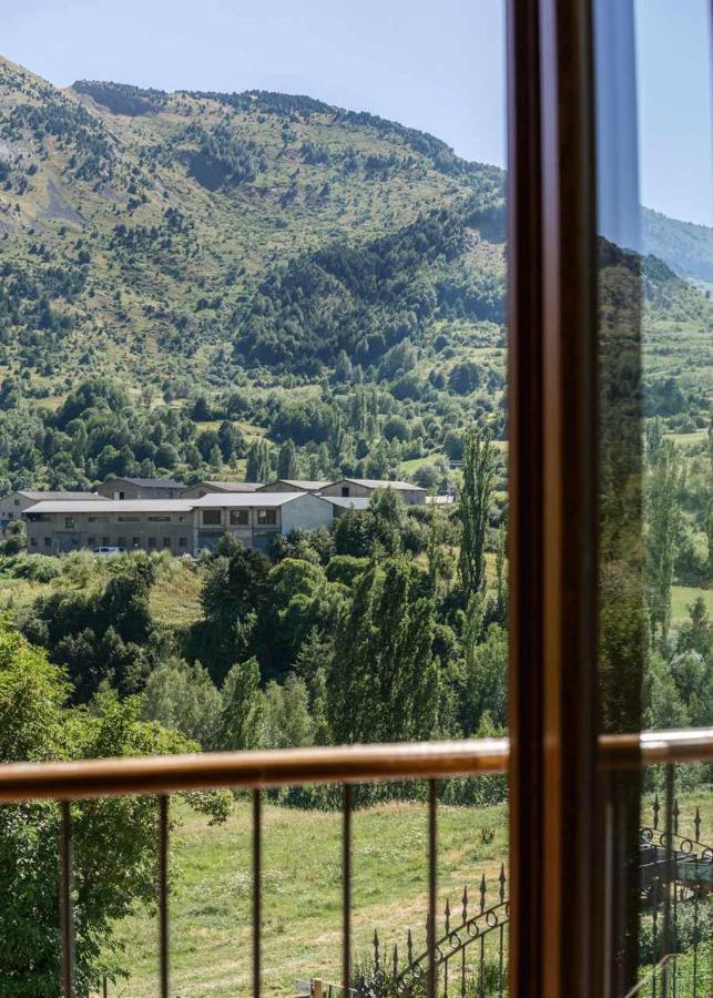 El Balcon Familiar Del Pacino Apartment Sallent De Gallego Exterior photo