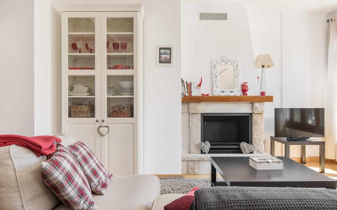 El Balcon Familiar Del Pacino Apartment Sallent De Gallego Exterior photo