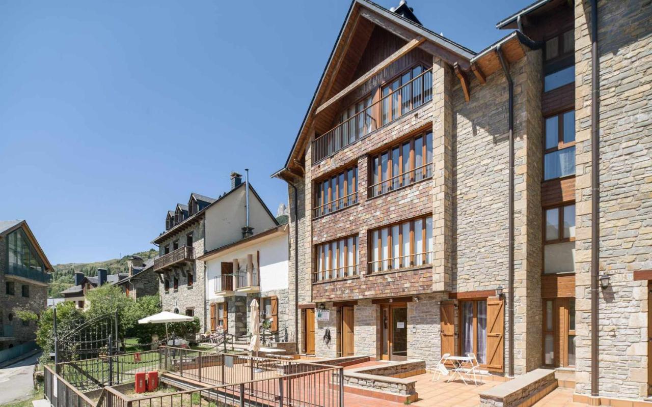 El Balcon Familiar Del Pacino Apartment Sallent De Gallego Exterior photo